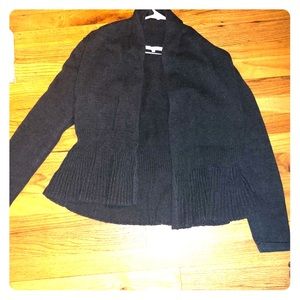 Tapered waist sweater cardigan.